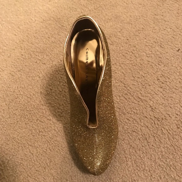 Gold 8.5 heels. Never worn. $30 - Picture 3 of 3